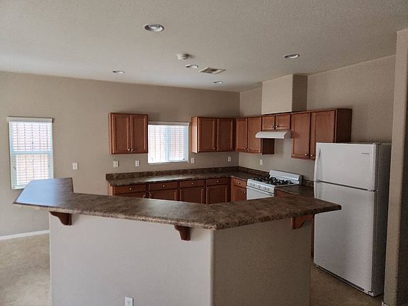 5th image of 2308 Camel St
