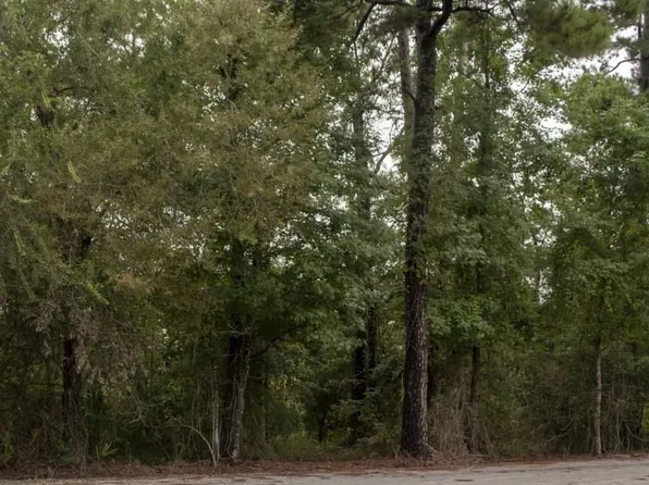 Joan St, Westlake, LA 70669