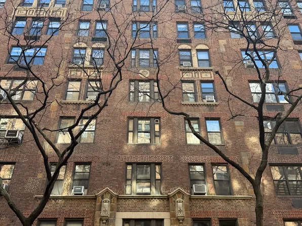 210 East 73rd Street image 8 of 9