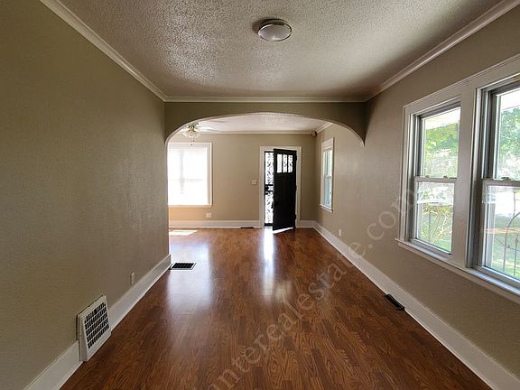 2nd image of 1922 Marlow Rd