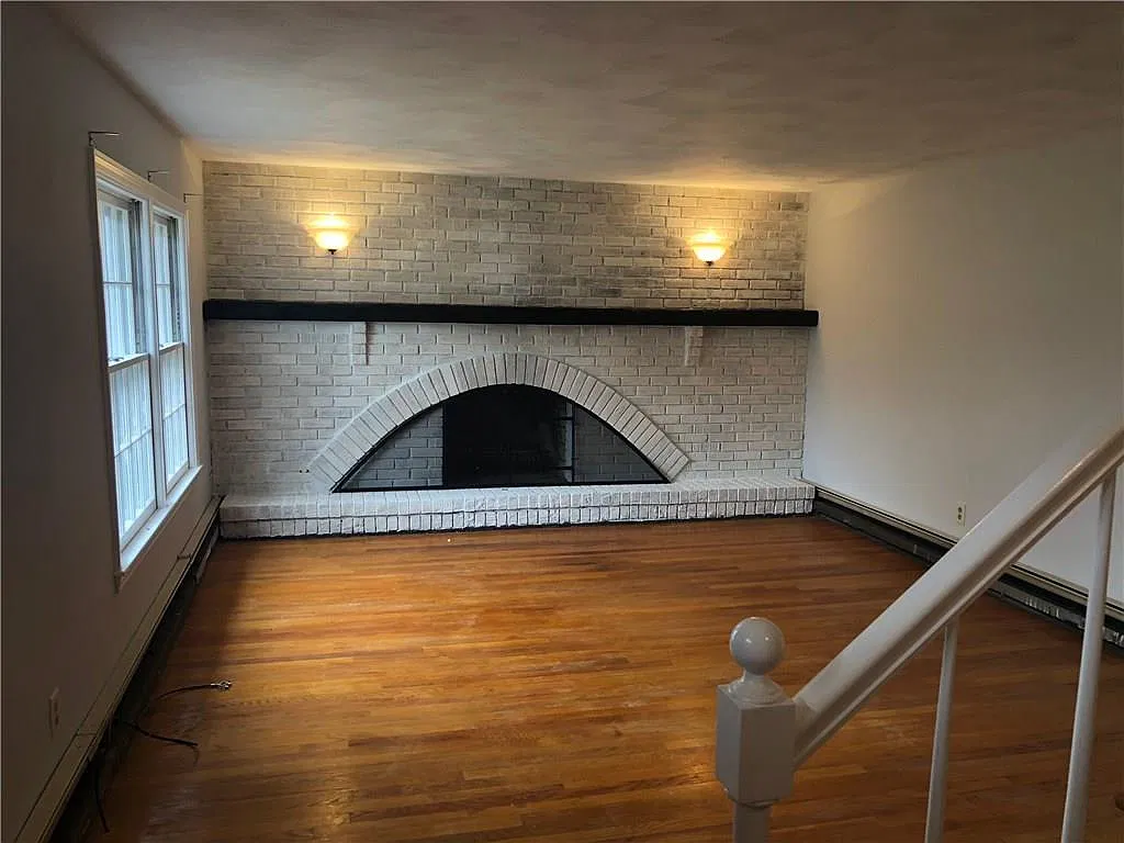 3 bed, 2.0 bath, 1547 sqft, $2,500 — Photo 2