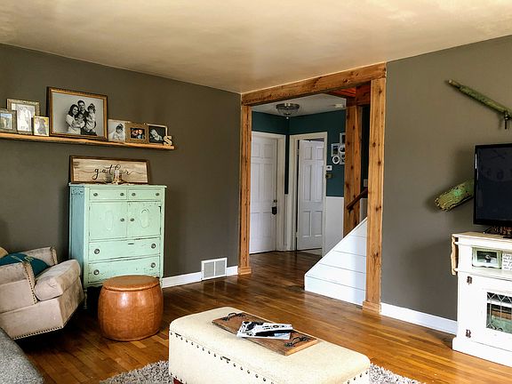 5th image of 430 Hillcrest Ct