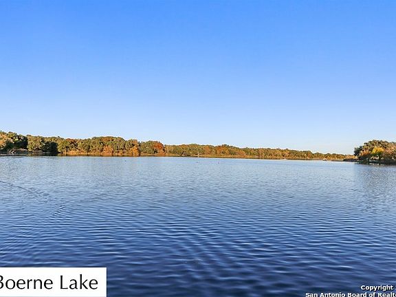4th image of 310 Lake View Dr