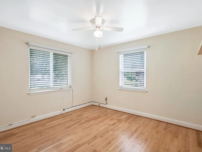 7030 Donna Cir — Photo 11