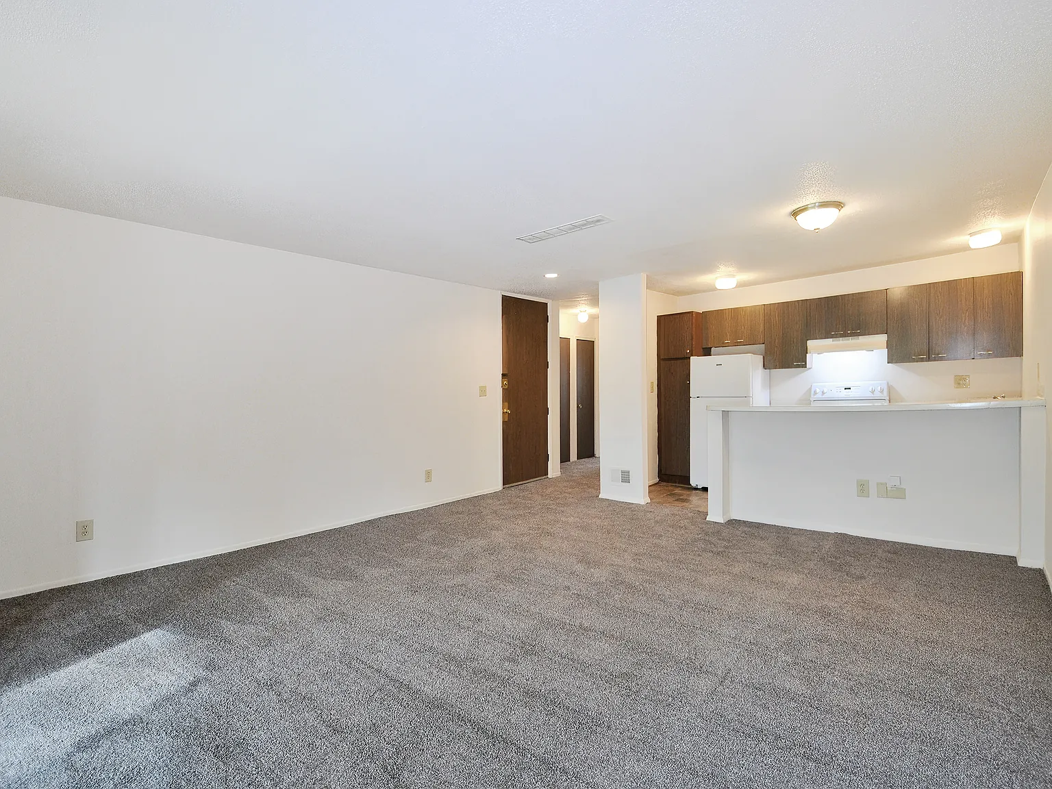 Carriage House Apartments — Photo 3