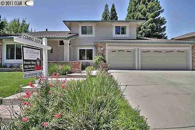 741 Highbridge Ln photo 1