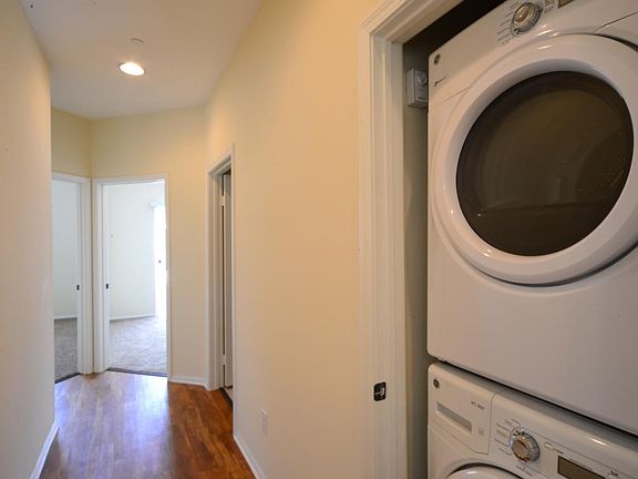 Full-size Stackable Washer/Dryer