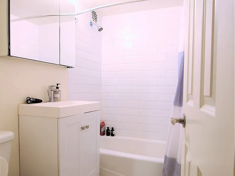 353 Amsterdam Ave #8 — Photo 13
