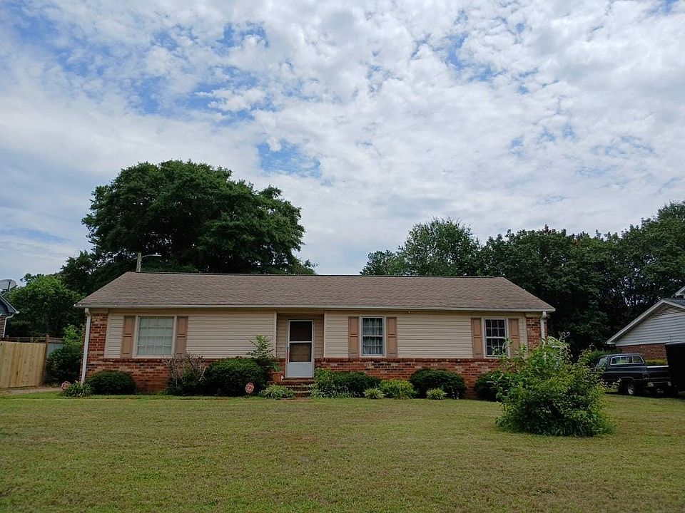 1st image of 325 Berea Forest Cir