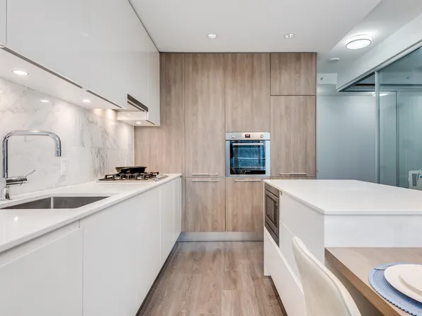 4510 Halifax Way #4212, Burnaby, BC V5C 0K4
