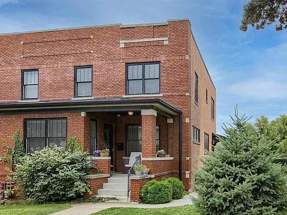 2nd image of 3603 Davenport St #1