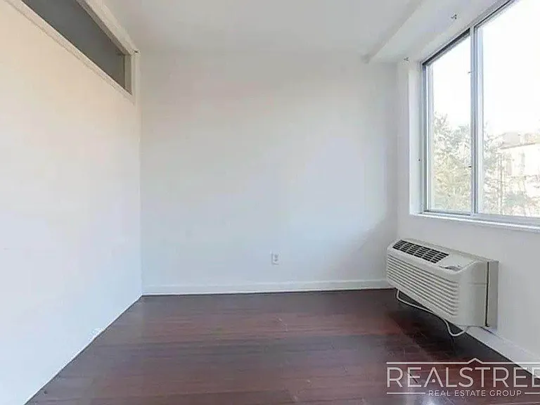 286 Stanhope St #3D — Photo 5