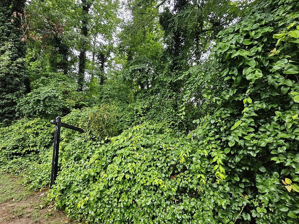 2nd image of 3048 Flat Shoals Rd