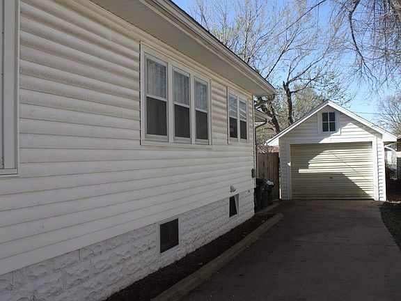 2nd image of 1420 E 2nd Ave