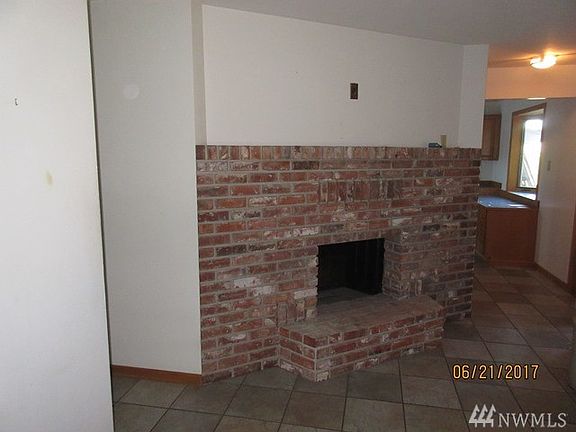 3rd image of 807 W Orchard Ave