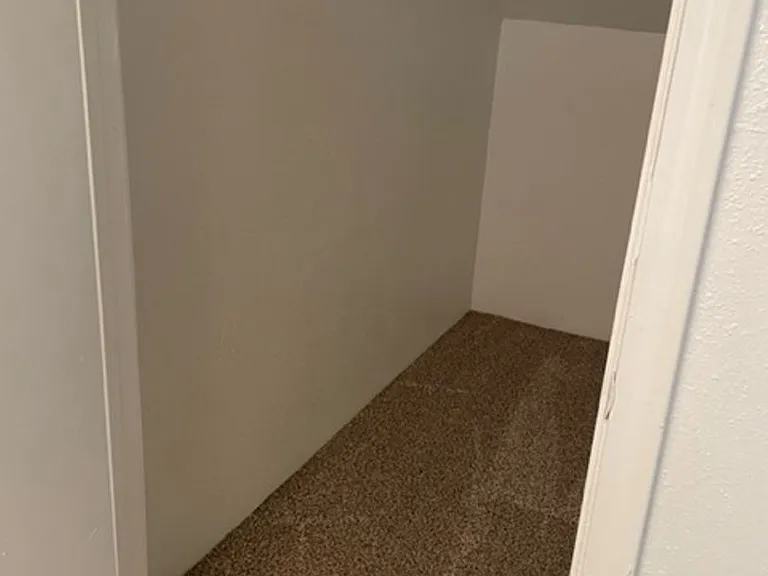 Emerald Cove Apartments — Photo 173