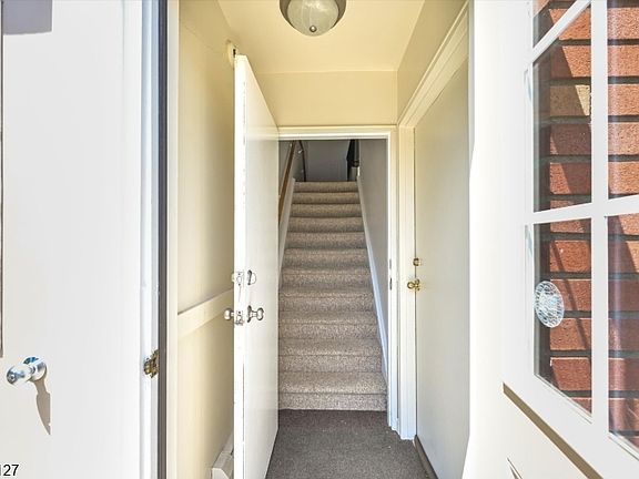 3rd image of 46 Knox Ter APT 2A