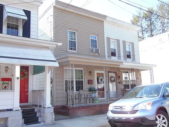 3rd image of 424 S Nichols St