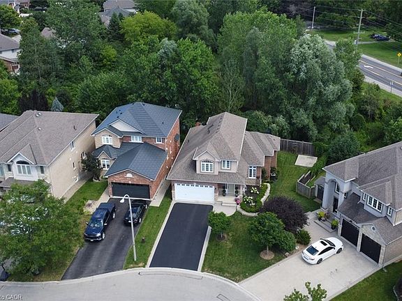 5th image of 71 Naomi Ct