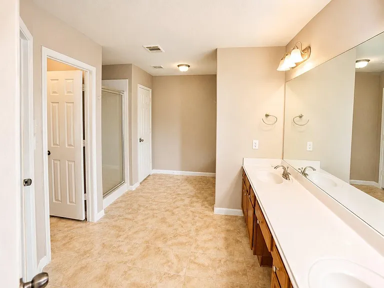 9607 Memorial Crossing Ct — Photo 9