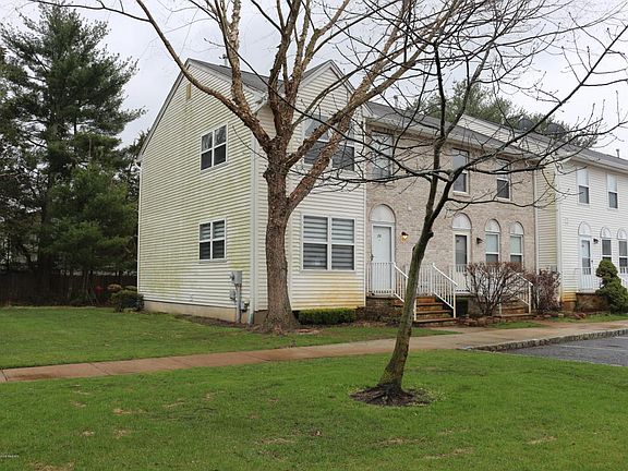 3rd image of 73 Waterview Dr