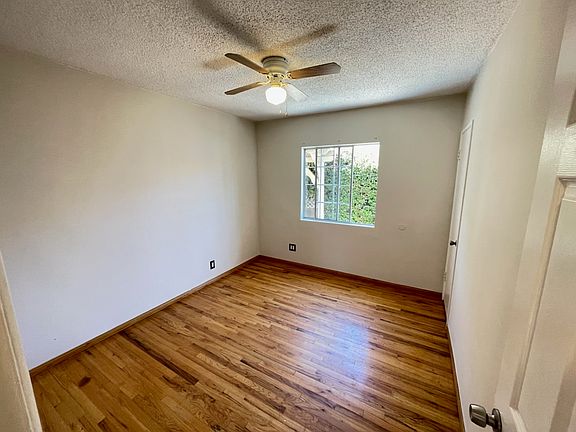 5th image of 13039 Strathern St