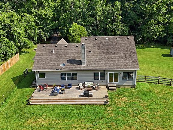5th image of 2619 Fox Hollow Rd