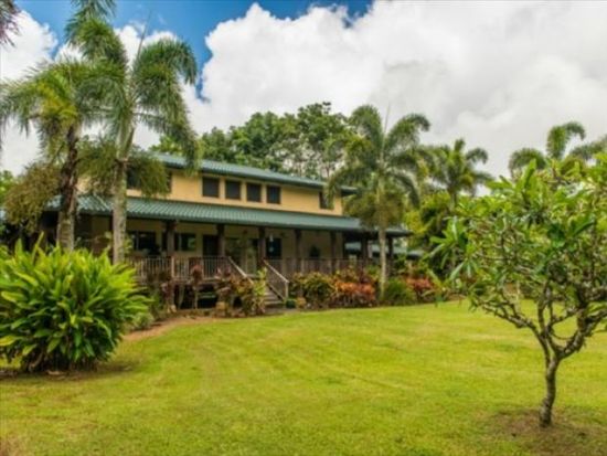 5940 Kahiliholo Rd #B, Kilauea, HI 96754