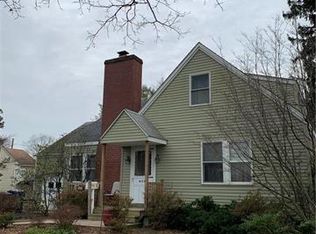 659 Chelsea Ln, Allentown, PA 18104