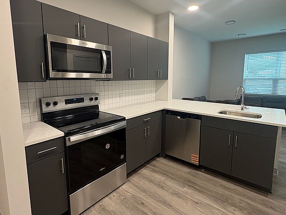 4th image of 3834 Forest Park Ave #206