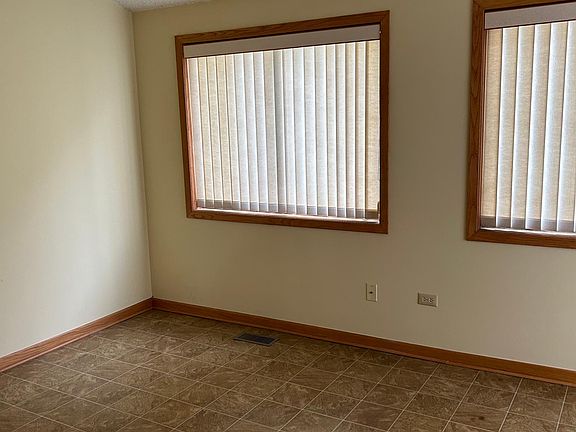 5th image of 1205 Lakewood Dr