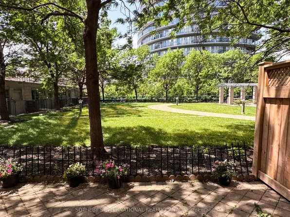 70 Absolute Ave #306, Mississauga, ON L4Z 0A4