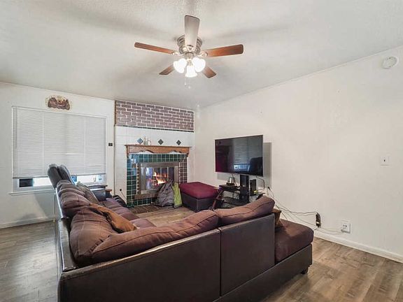 4th image of 941 Regatta Dr