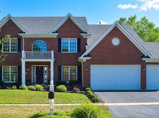 39W771 Benton Ln, Geneva, IL 60134