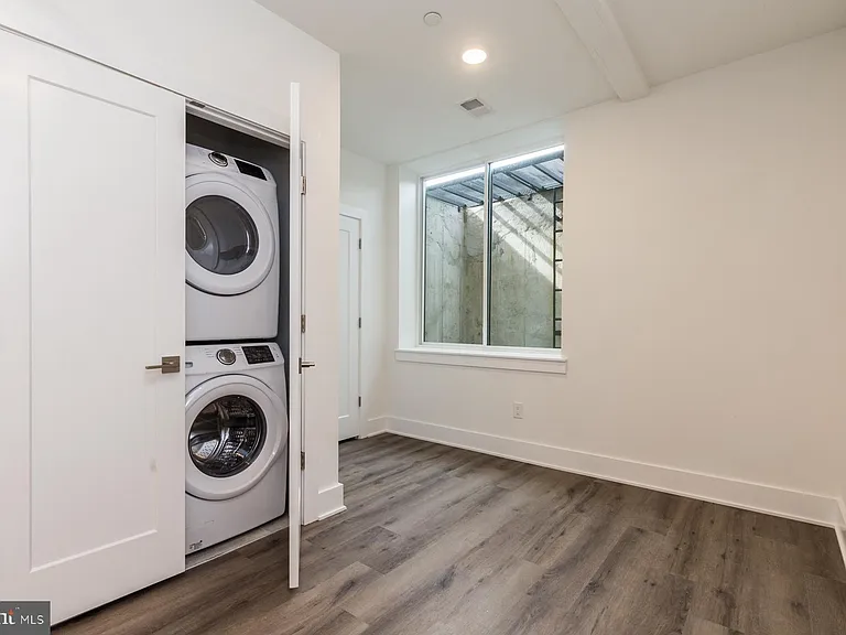 2132 Berges St #1 — Photo 26
