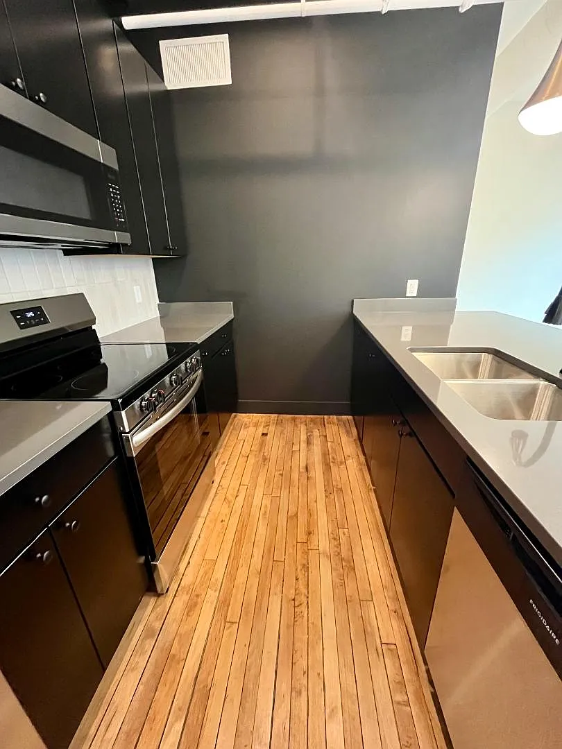 31 N. Huron Street - Apt 402 - Waitlist — Photo 3