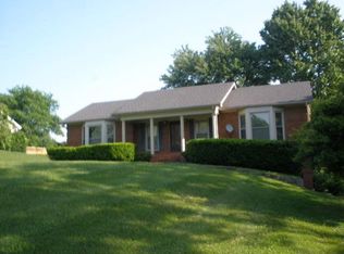 302 Golf Course Est, Glasgow, KY 42141