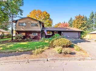 21071 S Mossy Rock Ct, Oregon City, OR 97045