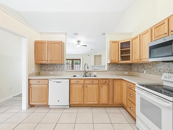 3rd image of 3554 Dogwood Valley Trl