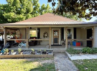 506 W 4th St, Imboden, AR 72434