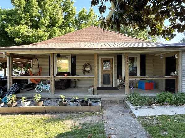 506 W 4th St, Imboden, AR 72434