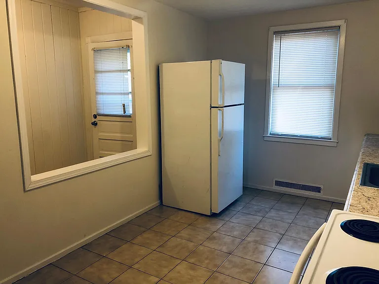 85 Pershing Dr #85 — Photo 2