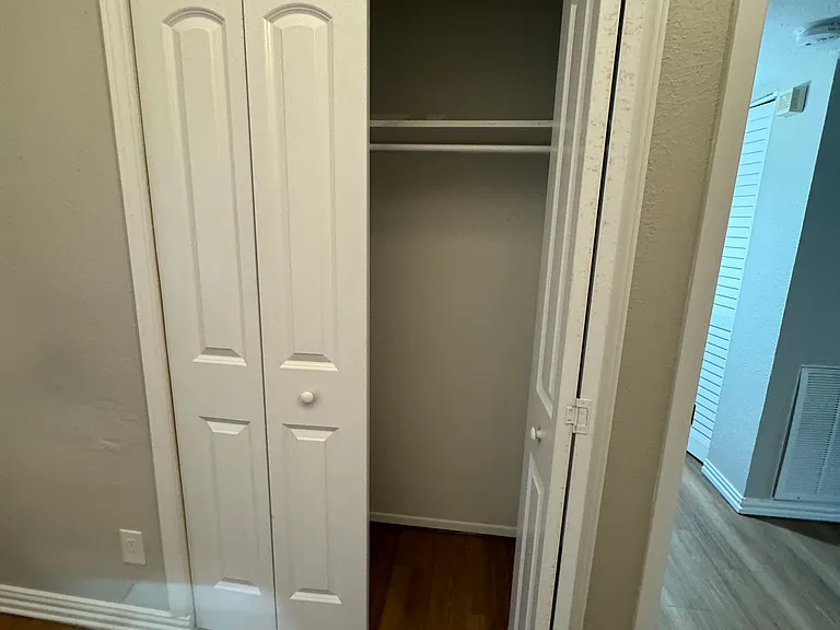 9502 Timberbluff Ct — Photo 2