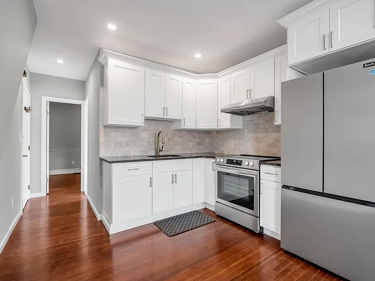 33 Central Dr #2 — Photo 6