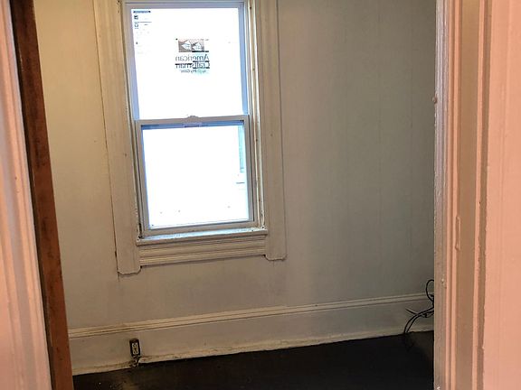 2nd image of 3137 W 44th St #1