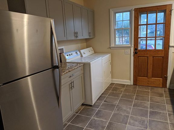 3rd image of 304 E Lake Dr APT B