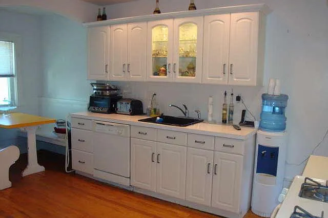 4 bed, 2.0 bath, $4,200 — Photo 4