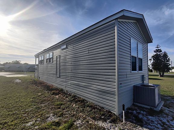 3rd image of 588 Minneola Ave #143