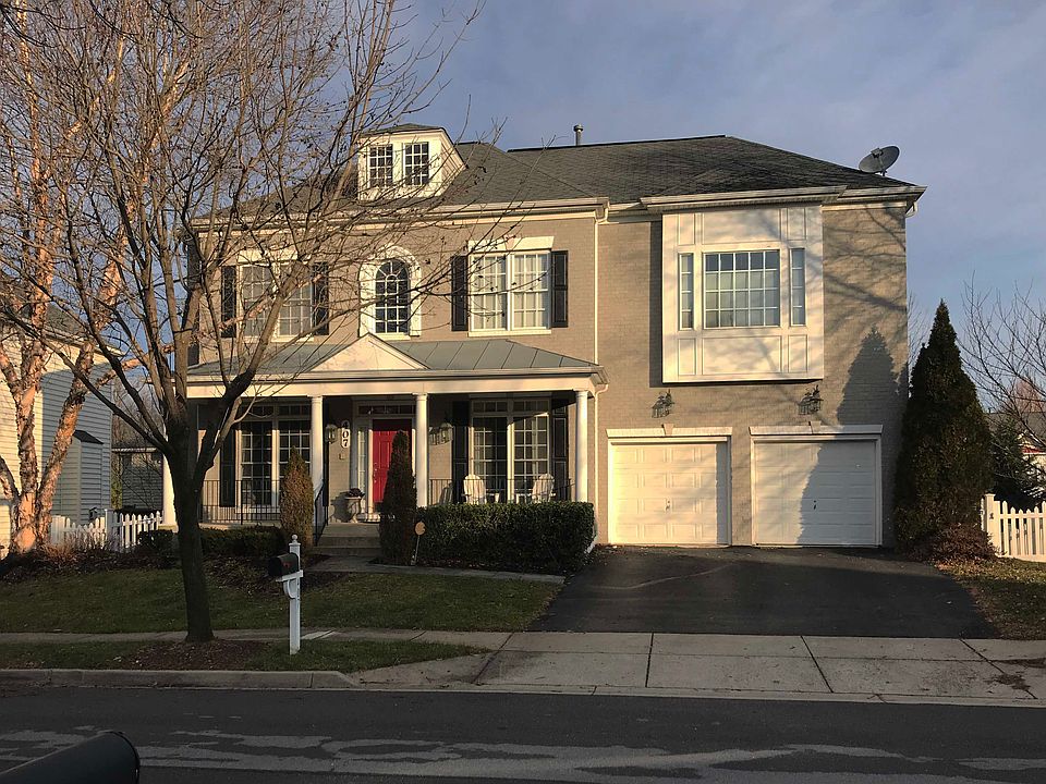 1st image of 407 Summer Garden Way