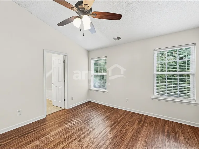 8836 Laurel Run Dr — Photo 8